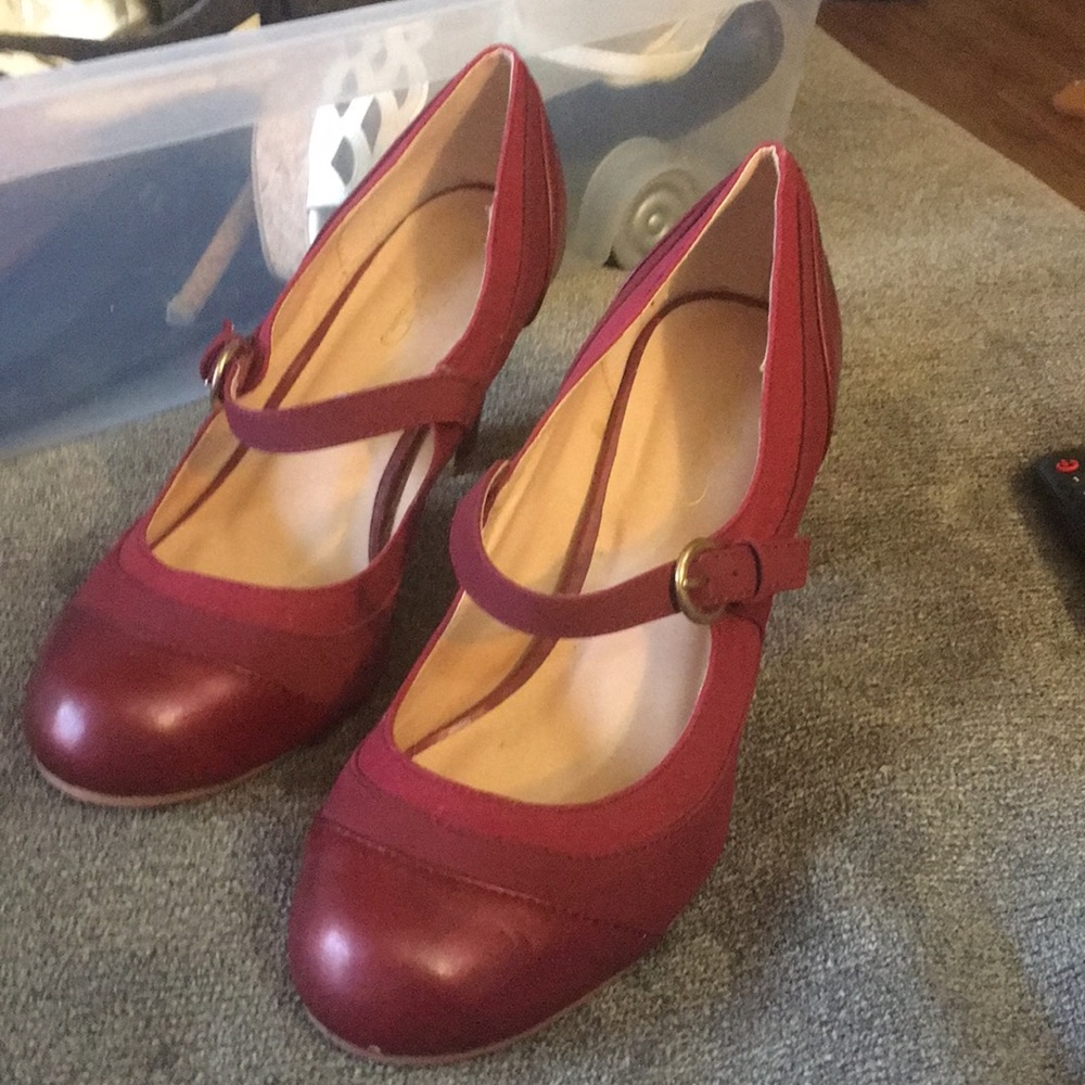 Red Pumps